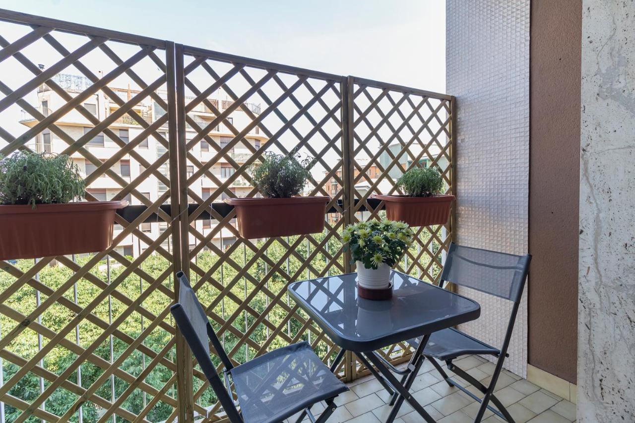 Altido Trendy Flat With Balcony, Easy Access To Milan Centre Daire Dış mekan fotoğraf
